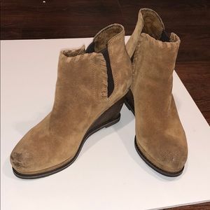 Ariat Tan Booties